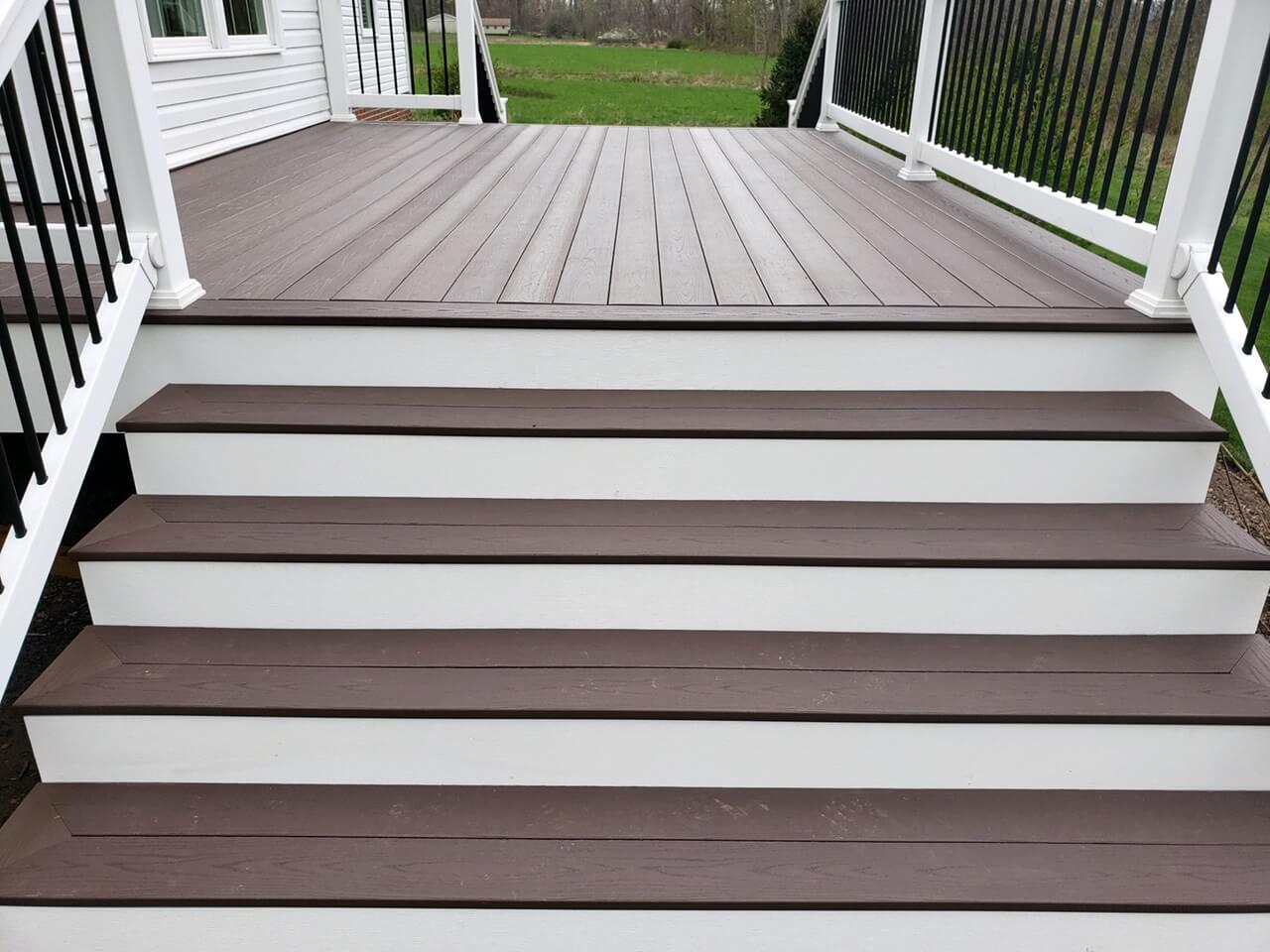 Fade-Resistant AZEK Decking Restores This Northfield, OH, Deck ...