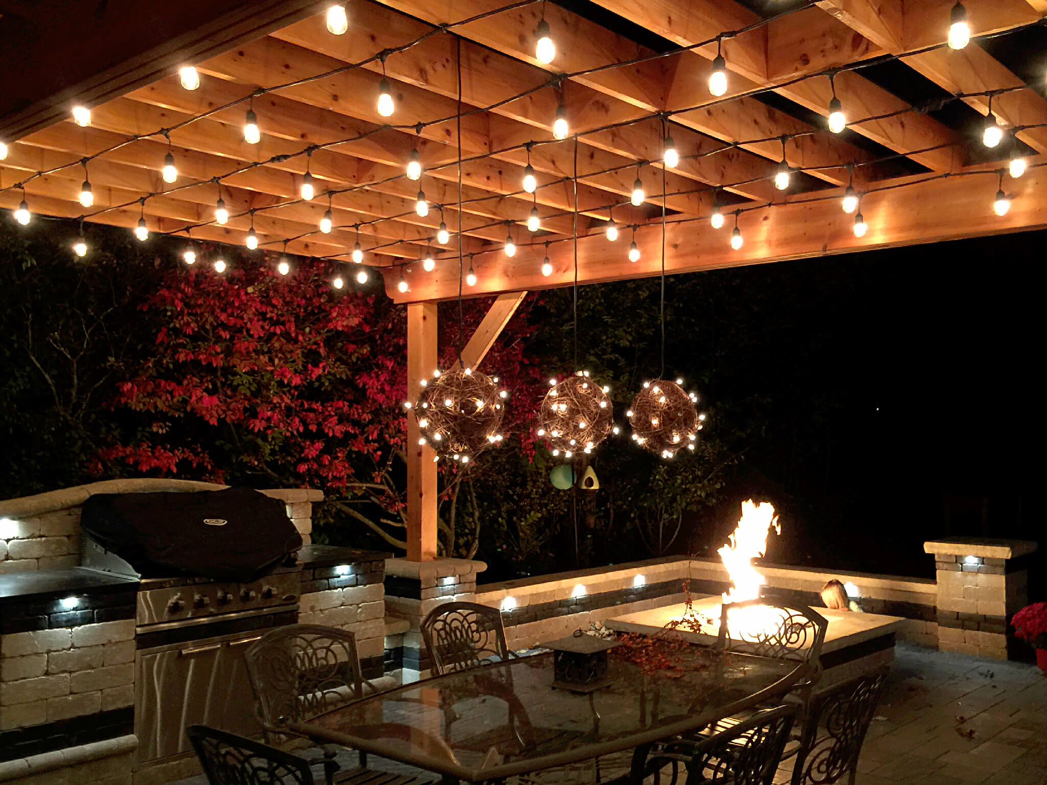 Lumière de jardin: Comment éclairer votre cour arrière de manière sûre et esthétique - Custom Pergola With OutDoor Lighting In DeerfielD IL.1)