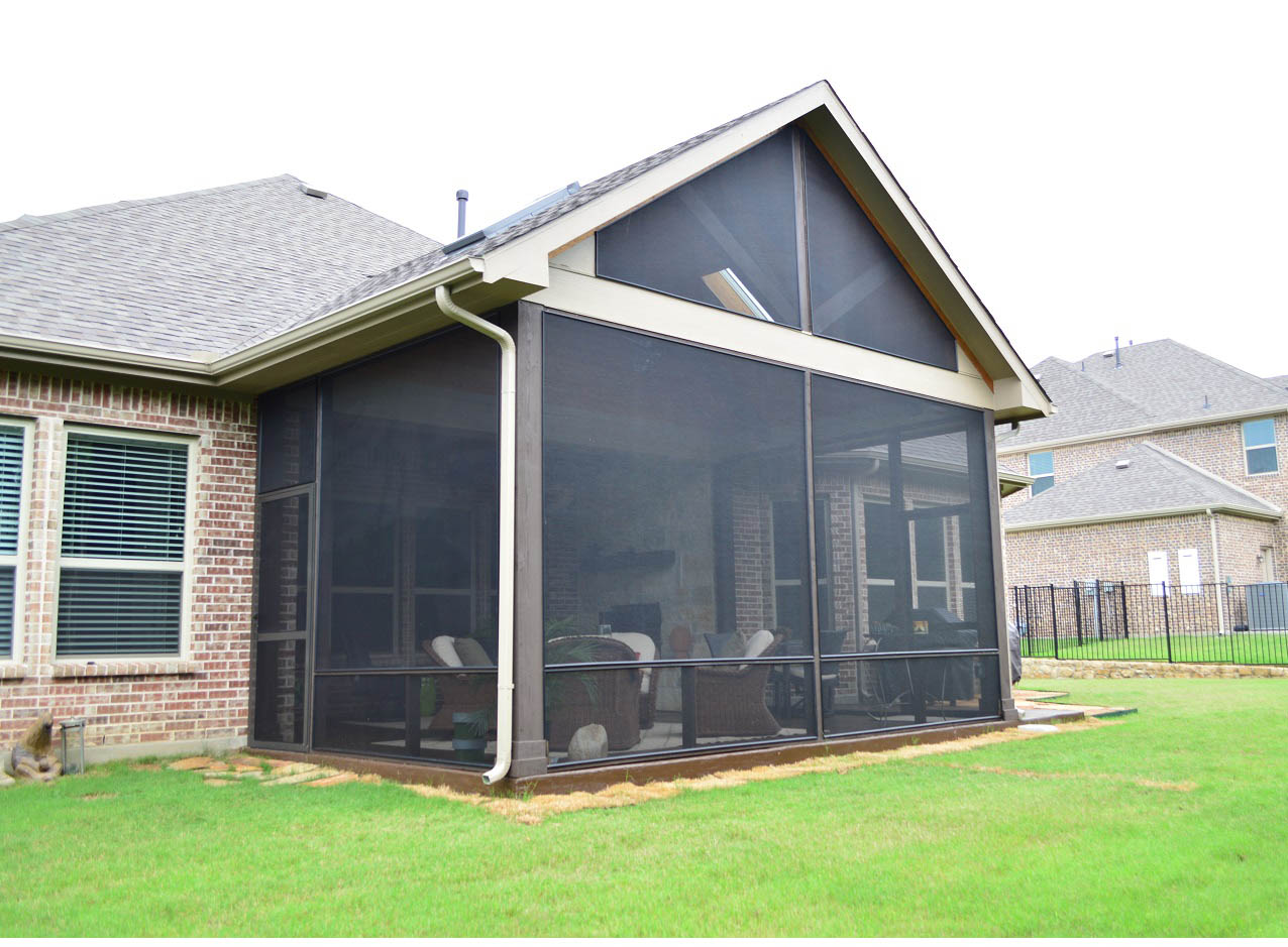 Looking for screened porch companies near me?